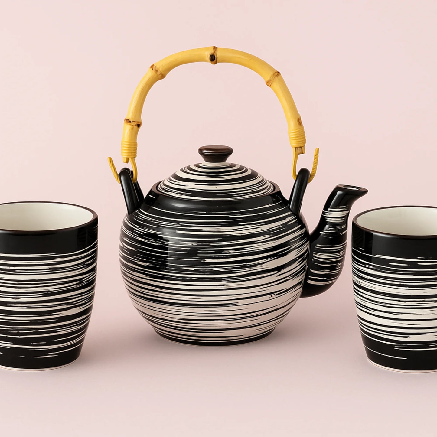 Teapot and cups - artisanal elegance and precious gluttony