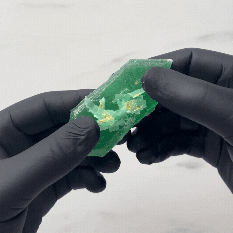 Edible crystal with green and mint tea